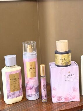 Bath & Body Works Vanilla Ease set/ lot